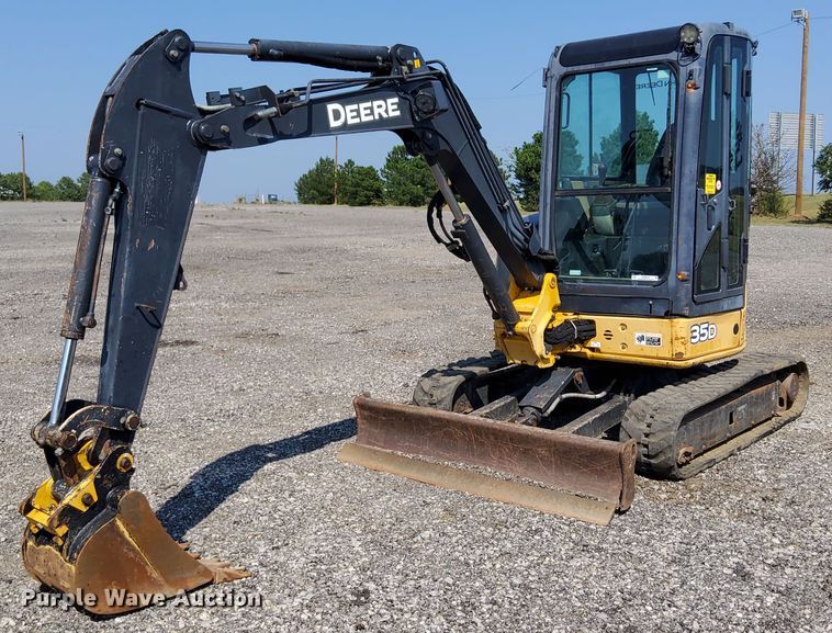 image for item KW9016 2013 John Deere 35D  mini excavator