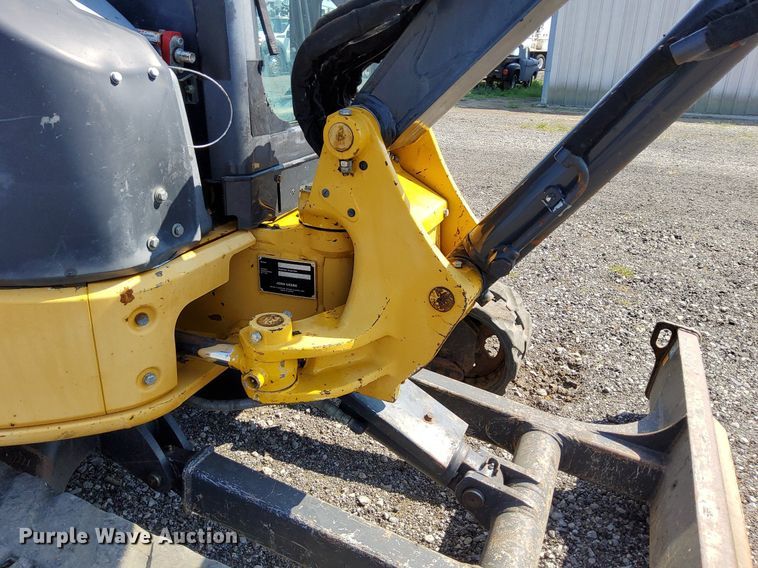 image for item KW9016 2013 John Deere 35D  mini excavator