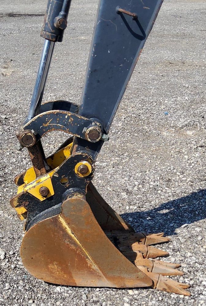 image for item KW9016 2013 John Deere 35D  mini excavator