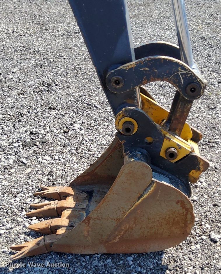 image for item KW9016 2013 John Deere 35D  mini excavator