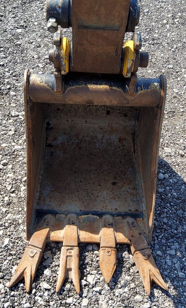 image for item KW9016 2013 John Deere 35D  mini excavator