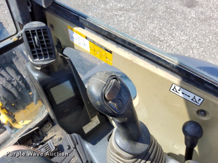 image for item KW9016 2013 John Deere 35D  mini excavator