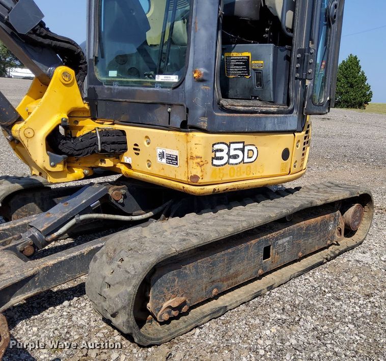 image for item KW9016 2013 John Deere 35D  mini excavator