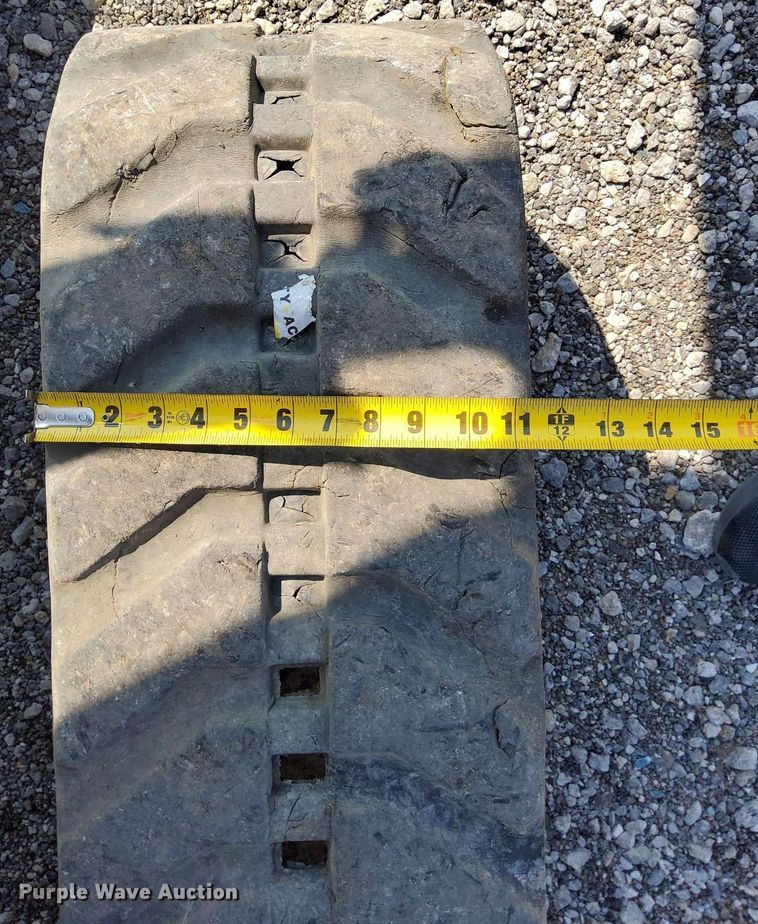 image for item KW9016 2013 John Deere 35D  mini excavator