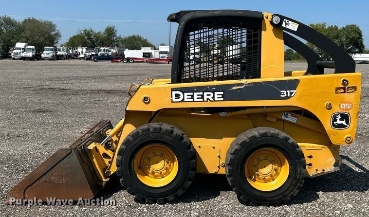 image for item KW9018 2008 John Deere 317  skid steer loader