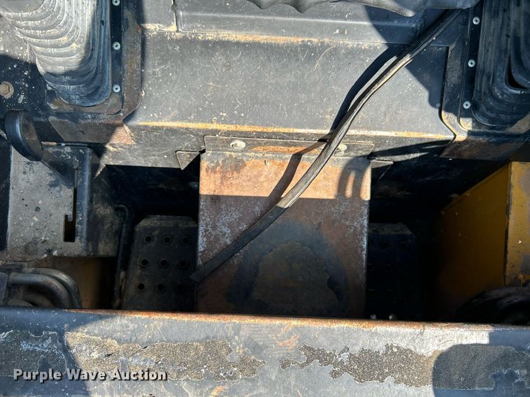 image for item KW9018 2008 John Deere 317  skid steer loader