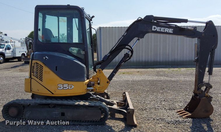 image for item KW9019 2014 John Deere 35D  mini excavator