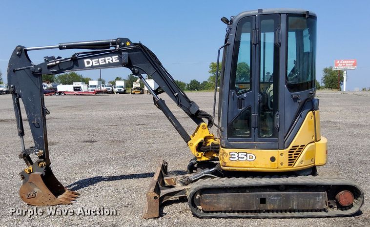 image for item KW9019 2014 John Deere 35D  mini excavator