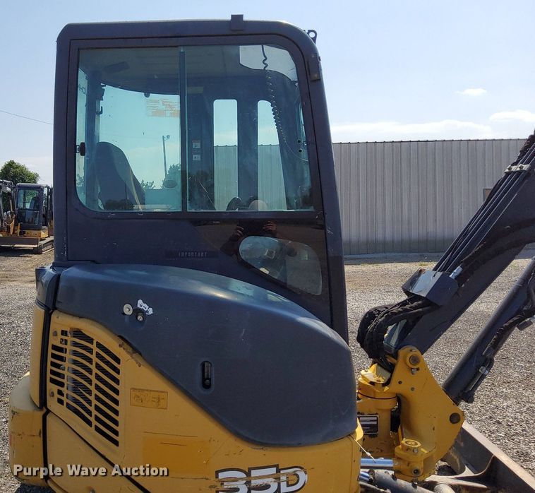image for item KW9019 2014 John Deere 35D  mini excavator