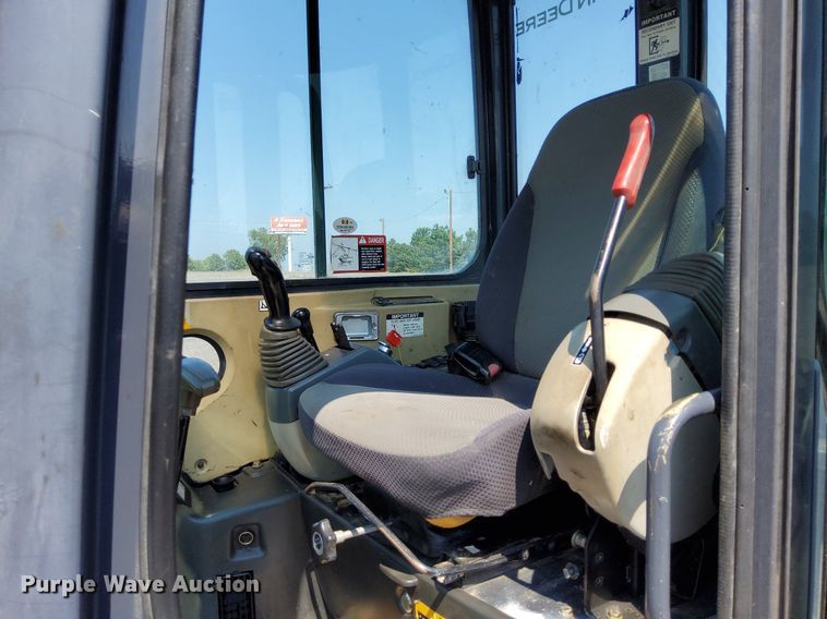 image for item KW9019 2014 John Deere 35D  mini excavator