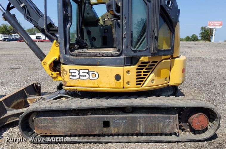 image for item KW9019 2014 John Deere 35D  mini excavator