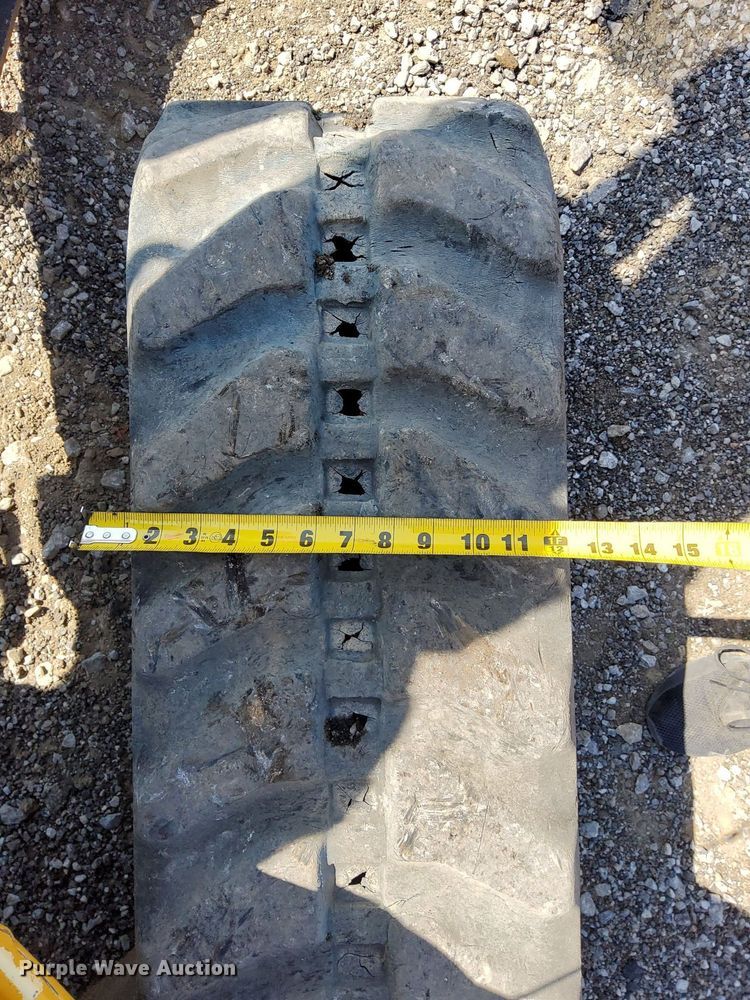 image for item KW9019 2014 John Deere 35D  mini excavator