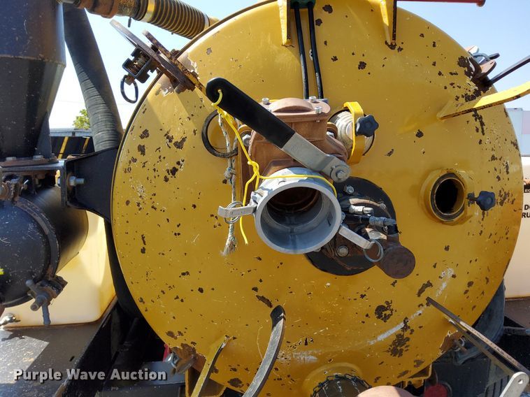 image for item KW9020 2016 Vac-Tron CV573GT  vacuum excavator