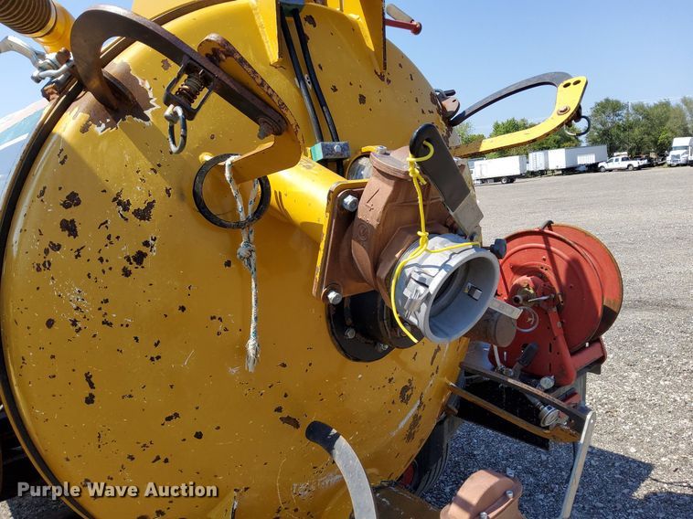 image for item KW9020 2016 Vac-Tron CV573GT  vacuum excavator