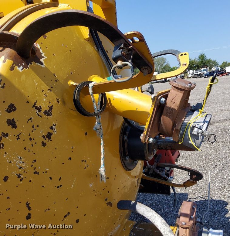 image for item KW9020 2016 Vac-Tron CV573GT  vacuum excavator