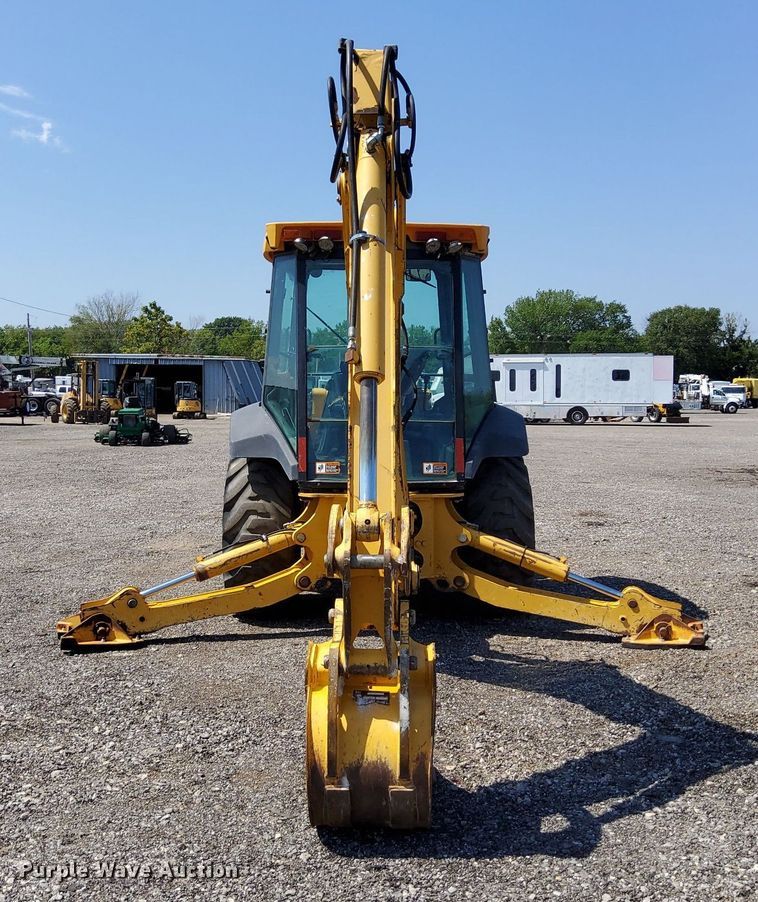 image for item KW9023 2004 John Deere 310SG  backhoe