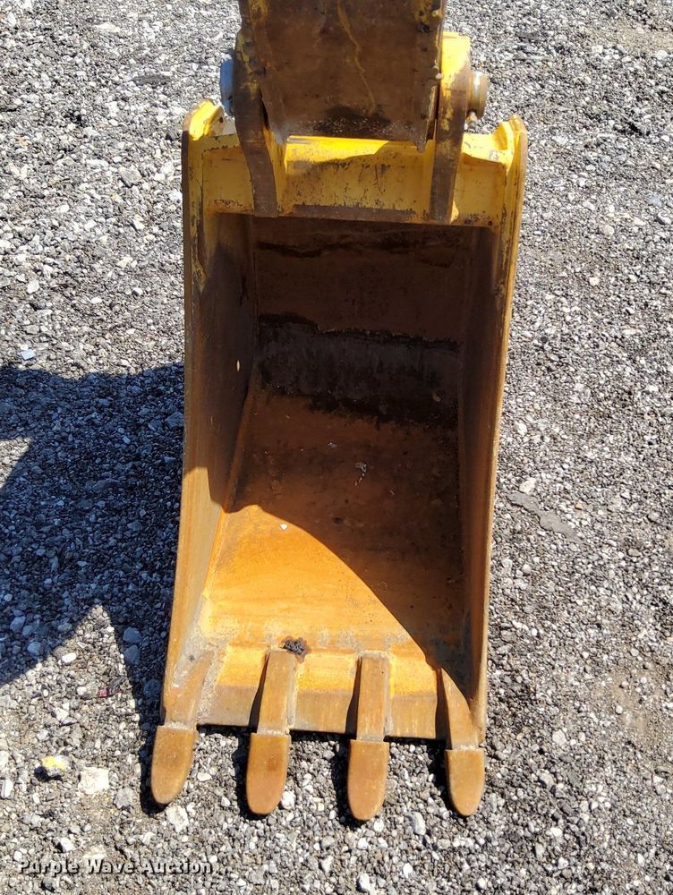 image for item KW9023 2004 John Deere 310SG  backhoe