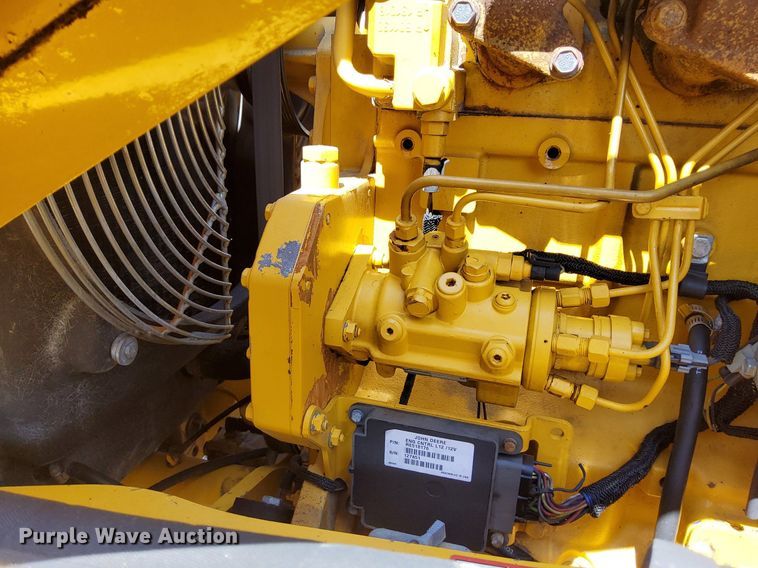 image for item KW9023 2004 John Deere 310SG  backhoe