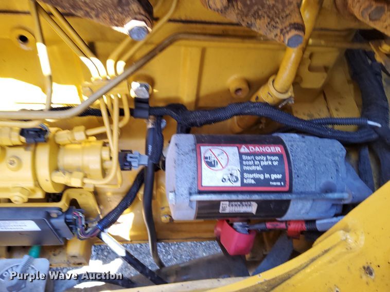 image for item KW9023 2004 John Deere 310SG  backhoe