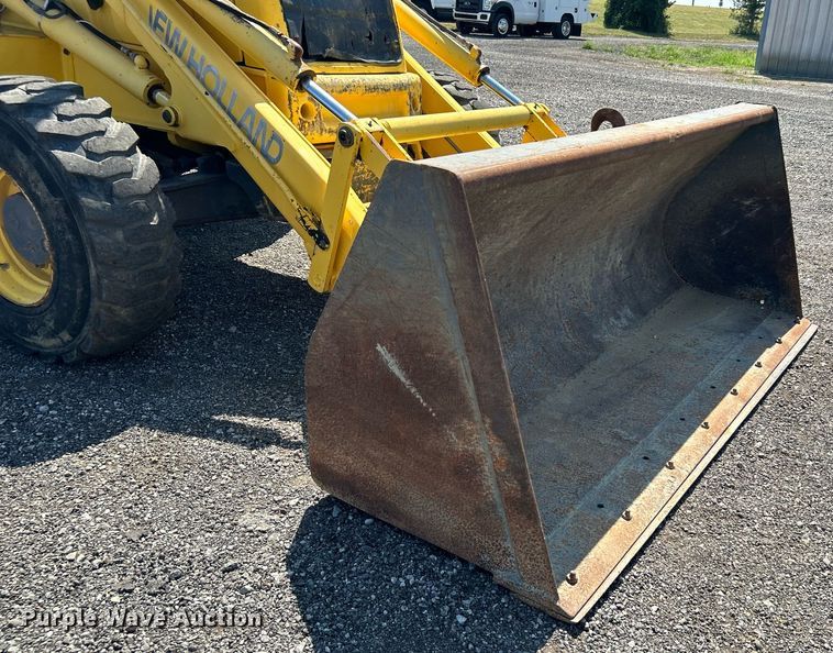 image for item KW9026 2002 New Holland LB75B  backhoe