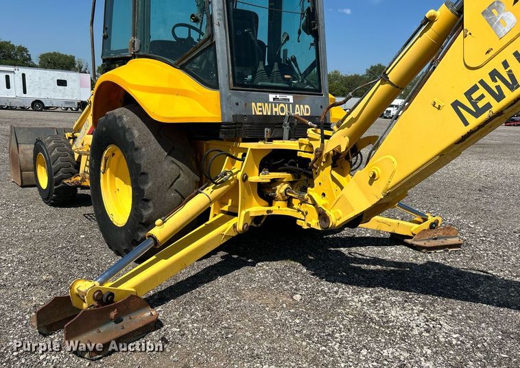 image for item KW9026 2002 New Holland LB75B  backhoe