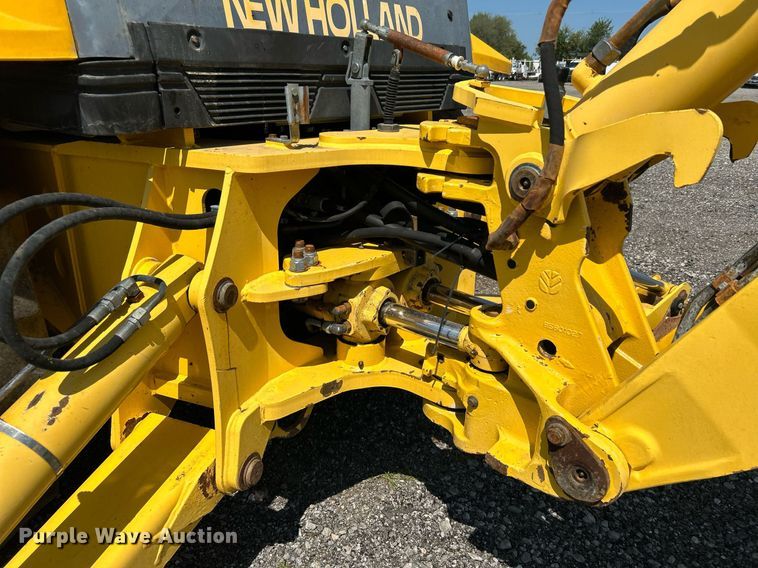 image for item KW9026 2002 New Holland LB75B  backhoe