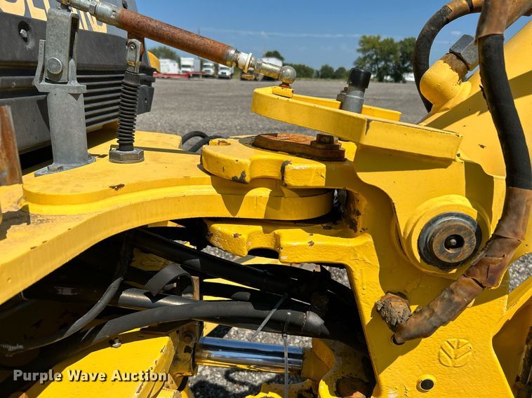 image for item KW9026 2002 New Holland LB75B  backhoe