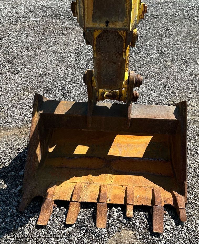 image for item KW9026 2002 New Holland LB75B  backhoe