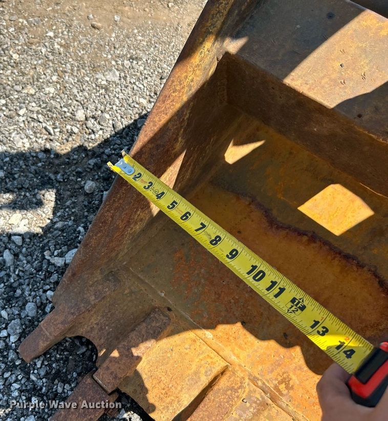 image for item KW9026 2002 New Holland LB75B  backhoe