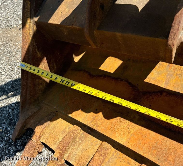 image for item KW9026 2002 New Holland LB75B  backhoe