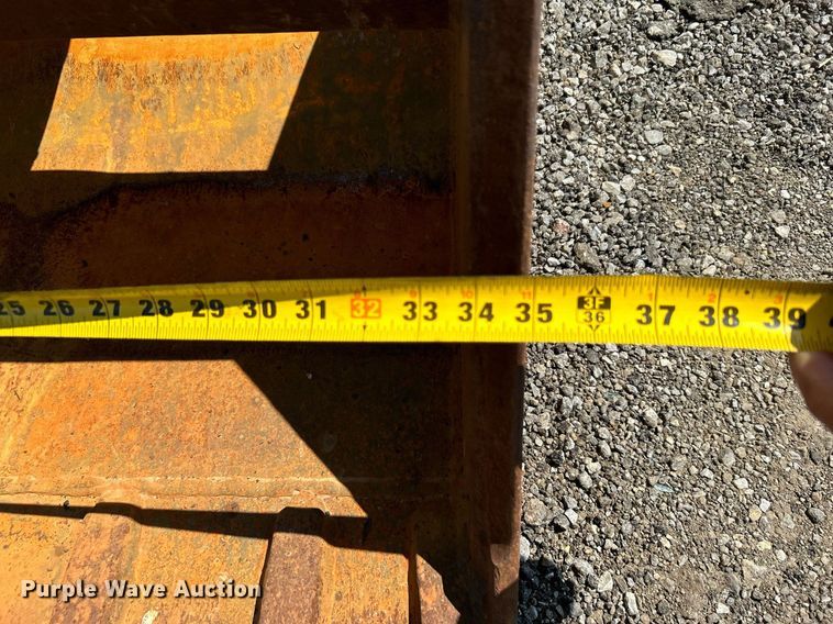 image for item KW9026 2002 New Holland LB75B  backhoe