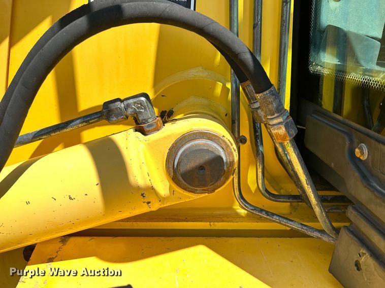 image for item KW9026 2002 New Holland LB75B  backhoe