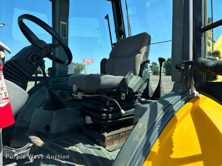 image for item KW9026 2002 New Holland LB75B  backhoe