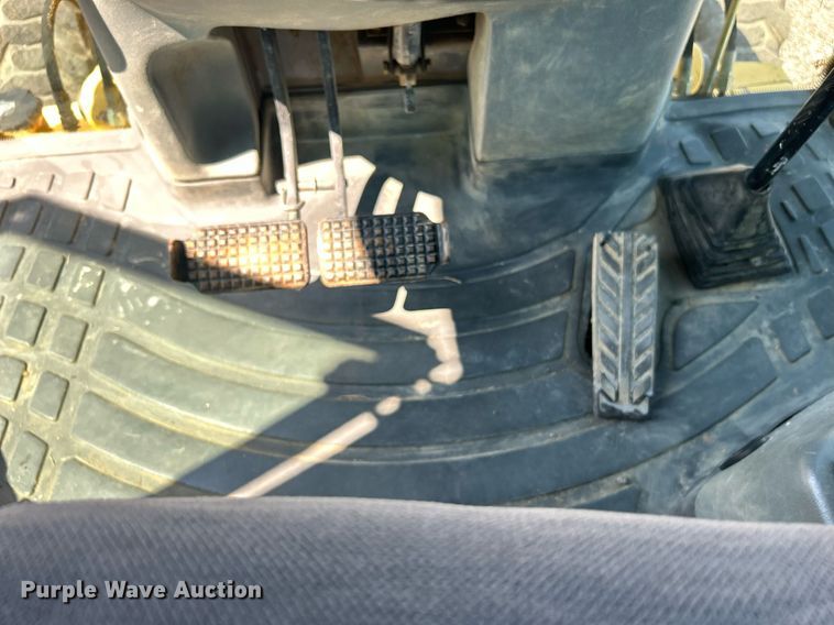 image for item KW9026 2002 New Holland LB75B  backhoe