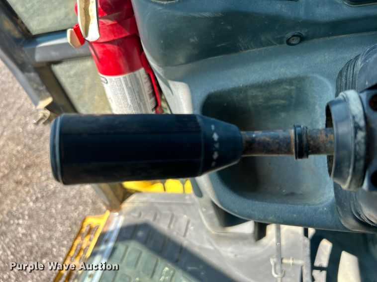 image for item KW9026 2002 New Holland LB75B  backhoe