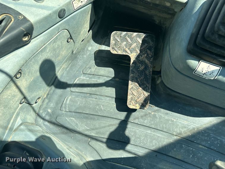 image for item KW9026 2002 New Holland LB75B  backhoe