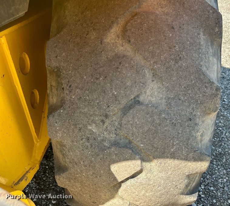 image for item KW9026 2002 New Holland LB75B  backhoe