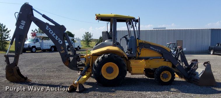 image for item KW9028 2004 Volvo BL60  backhoe