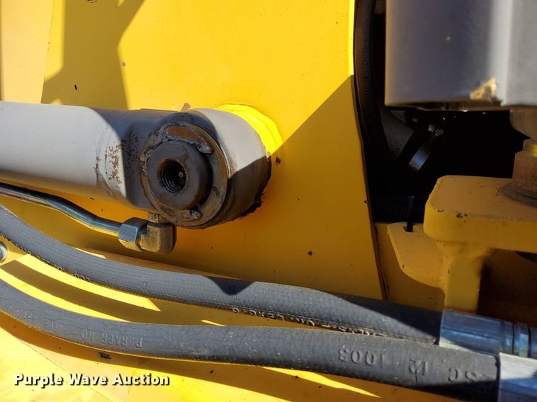 image for item KW9028 2004 Volvo BL60  backhoe