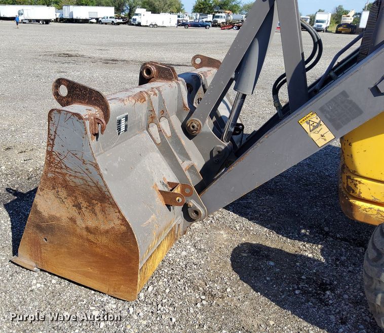 image for item KW9028 2004 Volvo BL60  backhoe