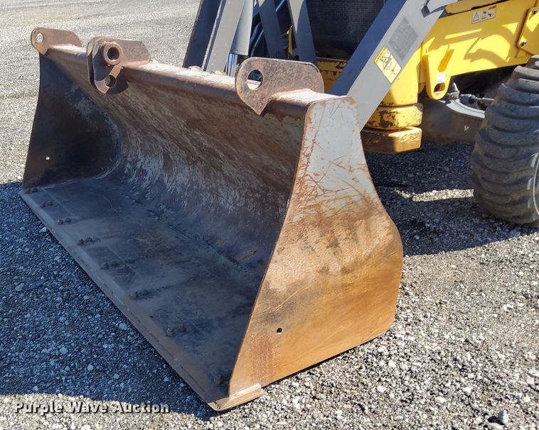 image for item KW9028 2004 Volvo BL60  backhoe