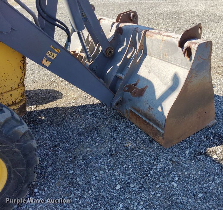 image for item KW9028 2004 Volvo BL60  backhoe