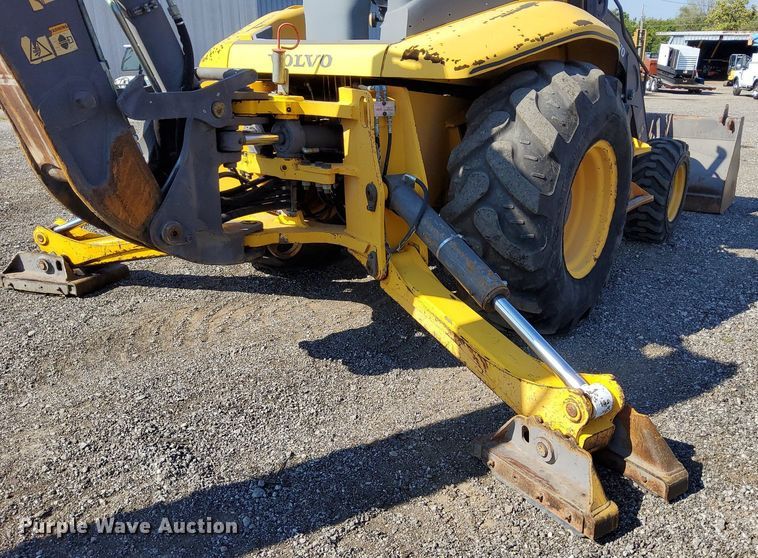 image for item KW9028 2004 Volvo BL60  backhoe