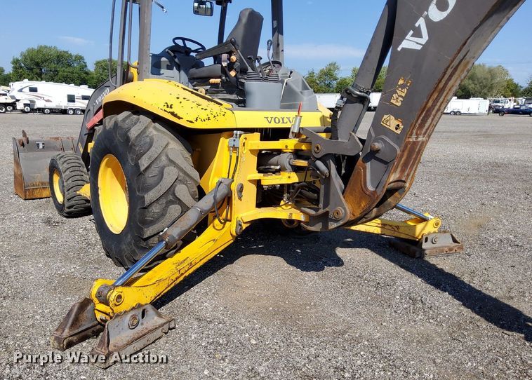 image for item KW9028 2004 Volvo BL60  backhoe