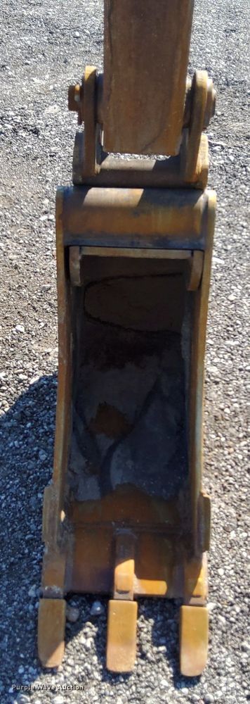 image for item KW9028 2004 Volvo BL60  backhoe