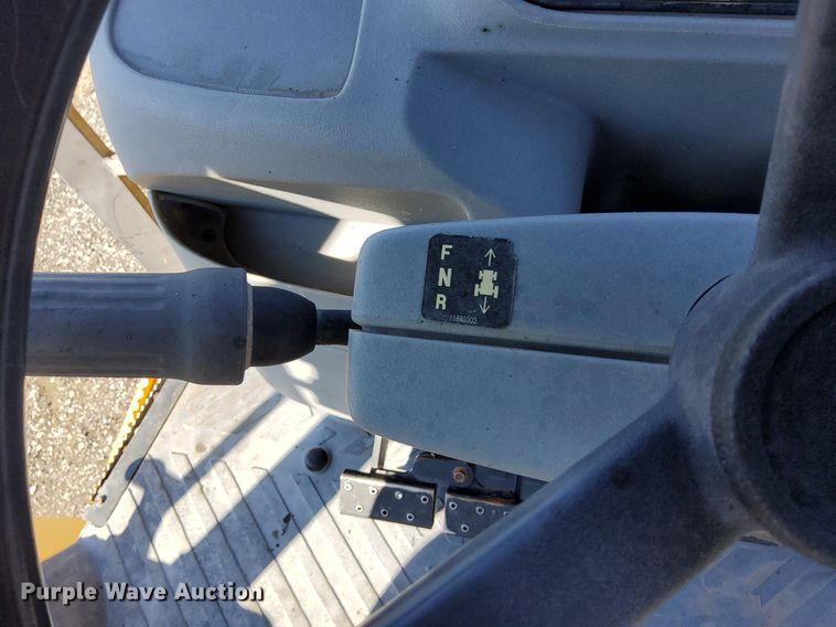 image for item KW9028 2004 Volvo BL60  backhoe