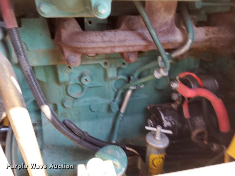 image for item KW9028 2004 Volvo BL60  backhoe