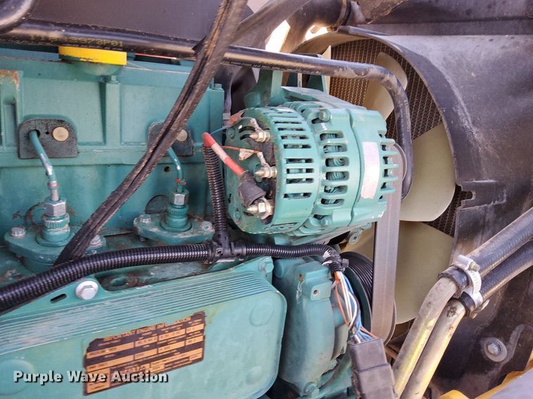 image for item KW9028 2004 Volvo BL60  backhoe