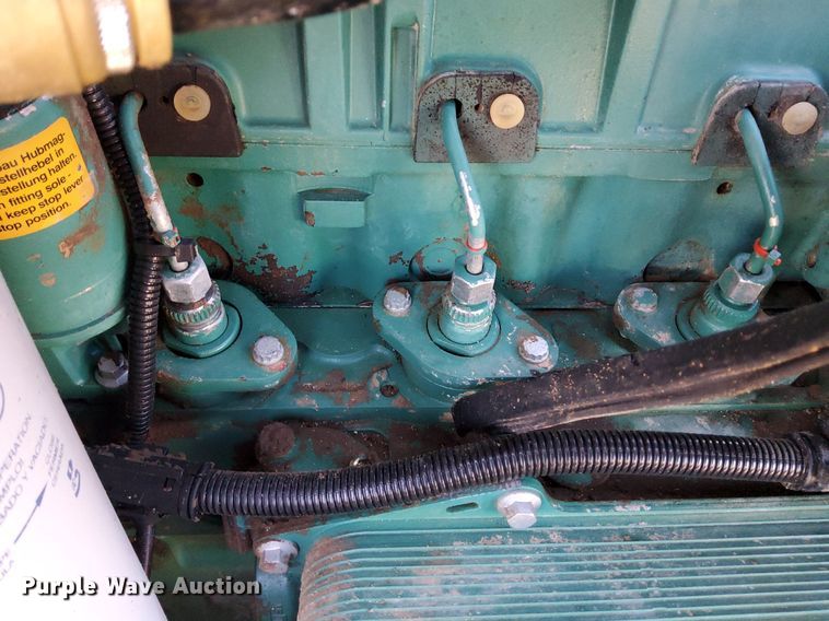 image for item KW9028 2004 Volvo BL60  backhoe