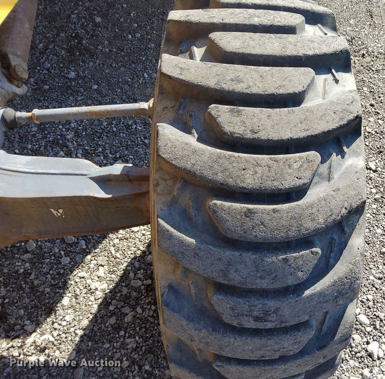 image for item KW9028 2004 Volvo BL60  backhoe